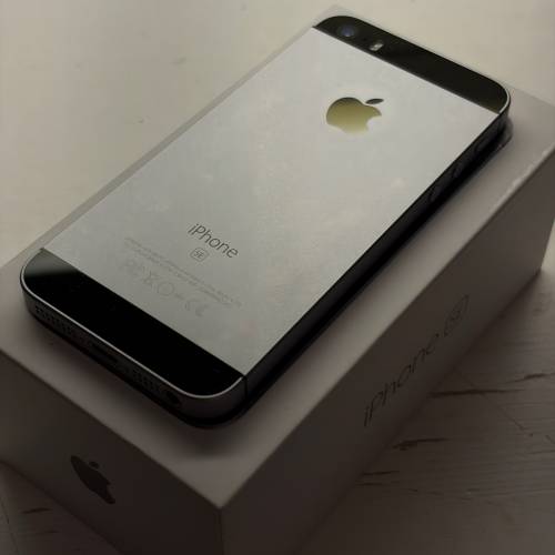 iphone SE  128GB Space Gray