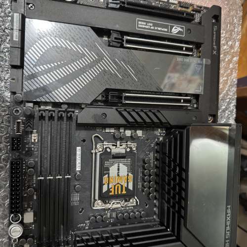 ROG MAXIMUS Z790 HERO D5 主底板