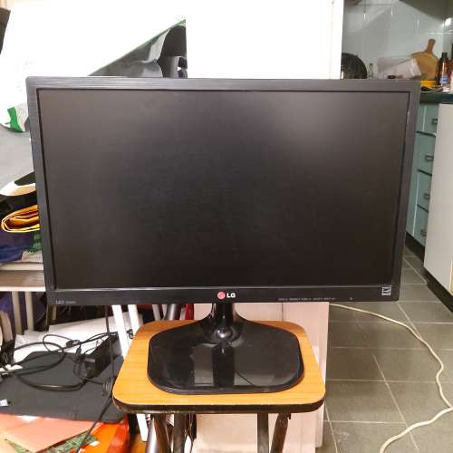 LG 22&rdquo; LED Monitor