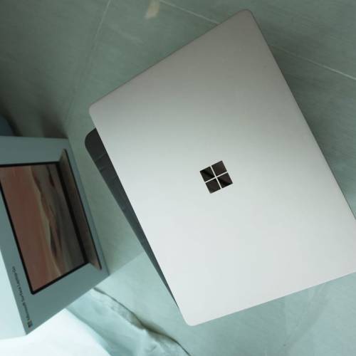 Surface Laptop Go (1st gen) 粉紅色