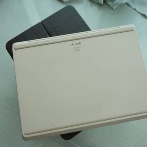 Surface Laptop Go (1st gen) 粉紅色