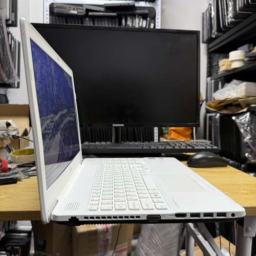 Fujitsu Lifebook AH556 (獨顯 / Core i3 | i5 | i7/ 15.6" 全高清 / Win 11 / 永...