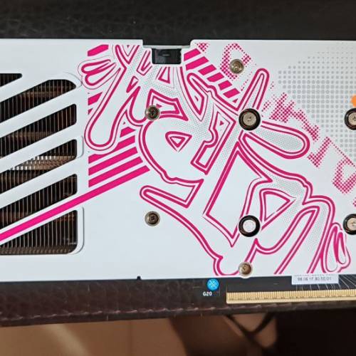 Colorful iGame GeForce RTX 5060 Ti Ultra W OC 8GB 一張