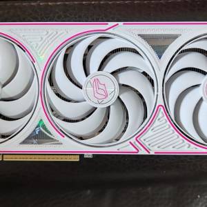 Colorful iGame GeForce RTX 5060 Ti Ultra W OC 8GB 一張