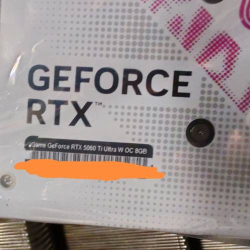 Colorful iGame GeForce RTX 5060 Ti Ultra W OC 8GB 一張