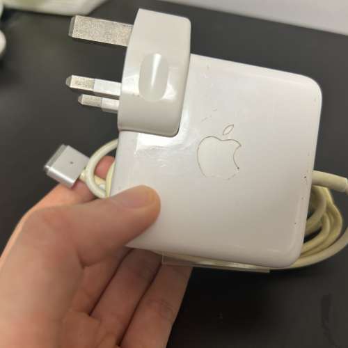 靚仔二手 MacBook Air 11吋 (2015年初版) - 1.6GHz i5 / 4GB RAM / $700