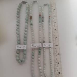 一手三條翡翠A玉頸鏈，清貨價共售500元，如果連埋其他貨品一齊交收，可再獲優惠價及...