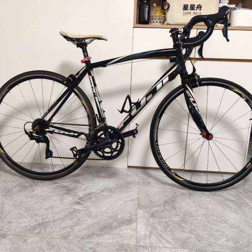 FUJI公路車 | 鋁架碳叉 | Shimano 105 變速套件 & Upvine輪組 | Raleigh 坐墊 |22速