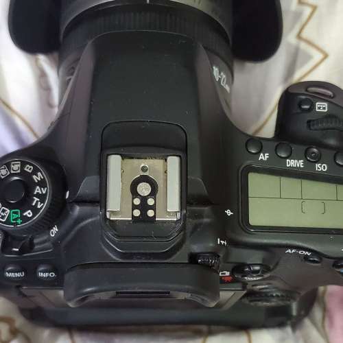 Canon EOS 80D body + BG-E14 battery grip