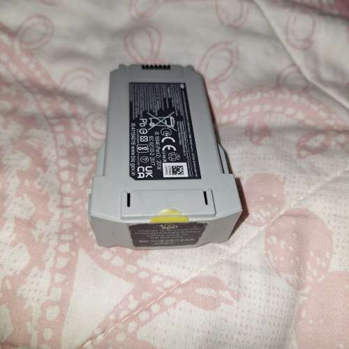 DJI Mini 系列空拍機的智能飛行電池。 249g