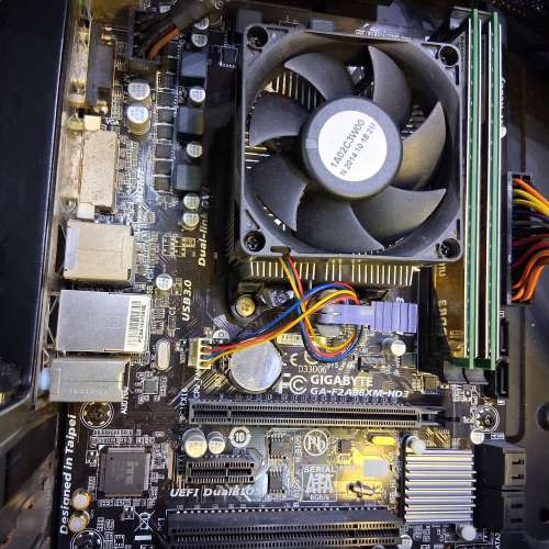 GA-F2A88XM-HD3底板連背板+Athlon(tm)X4 760K CPU連散熱風扇