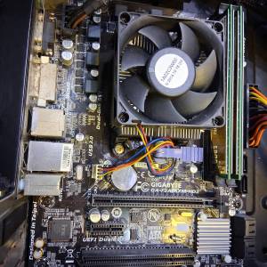 GA-F2A88XM-HD3底板連背板+Athlon(tm)X4 760K CPU連散熱風扇