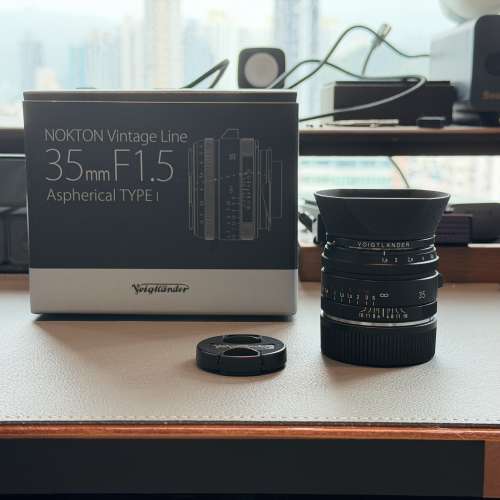 Voigtlander 35mm F1.5 type I with LH-12 hood Leica m mount VM