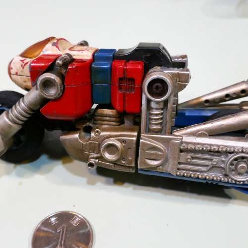 ~80年代..重金蜀~變型金剛玩具1個~