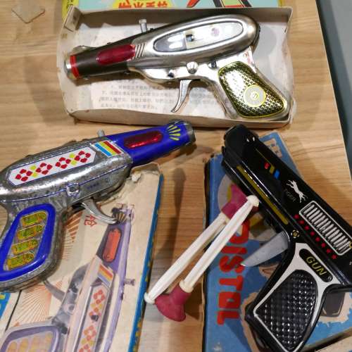 .舊鐵皮玩具槍共三支