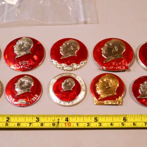 文革年代毛章..真品..共10個.