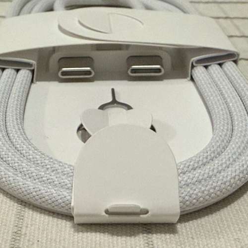 全新超靚原裝 Apple iPhone 16 USB-C 包網充電數據線連針