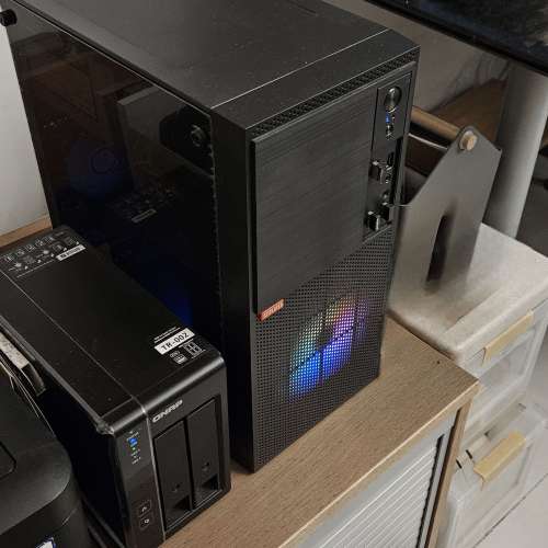 micro-ATX 機箱（九成新）