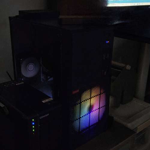 micro-ATX 機箱（九成新）