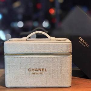 Chanel Beauty 贈品酒店護理高級奢華白金手提箱