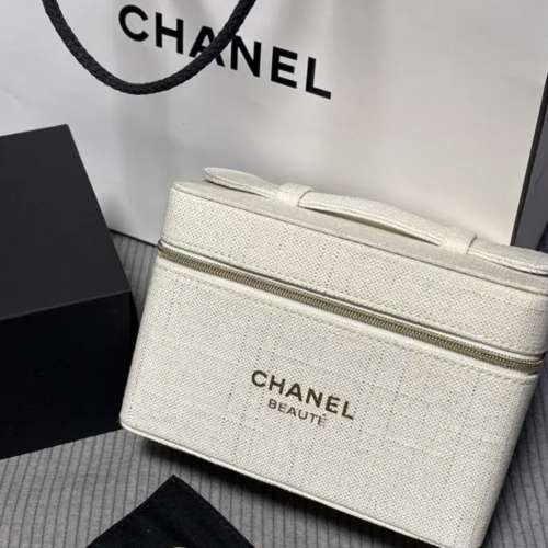 Chanel Beauty 贈品酒店護理高級奢華白金手提箱