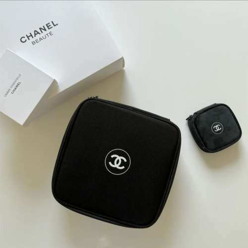 Chanel化妝品專櫃大容量拉鍊方形盒式收納包，非賣品