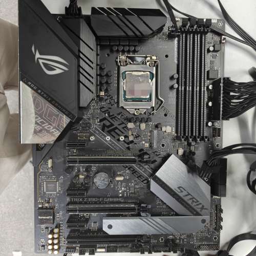 ASUS ROG STRIX Z390-F GAMING ATX