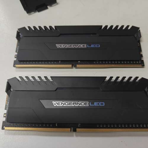 Corsair Vengeance LED DDR4 3000 2x8GB 共16GB BLUE
