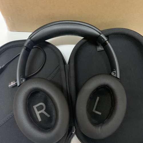 98%New Bose QuietComfort Headphones Black