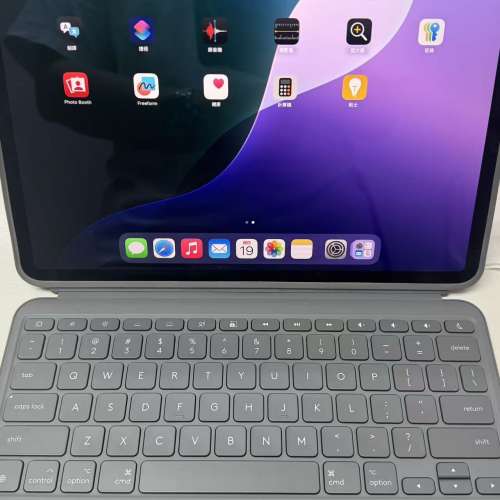 Apple iPad Air 13吋" M2 + logitech combo touch 連 apple care