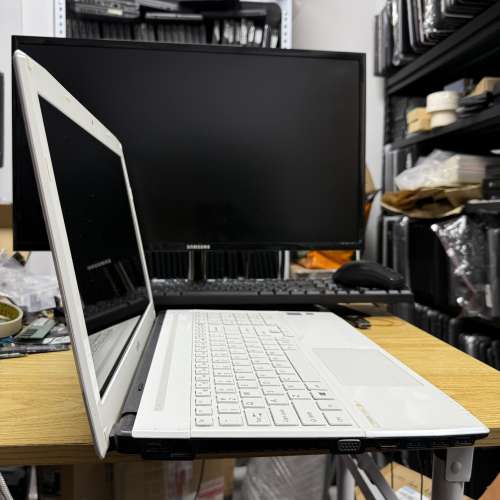 Fujitsu Lifebook AH544 (獨顯 / Core i3 | i5 / 15.6" 高清 / Win 11 / 永久Offic...
