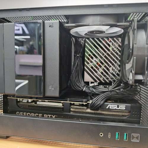ITX 9800X3D + RTX 5080 ASRock B850I Corsair 32GB 三星 990 Pro 2T ASUS PRIME 5080