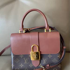 LV 手袋