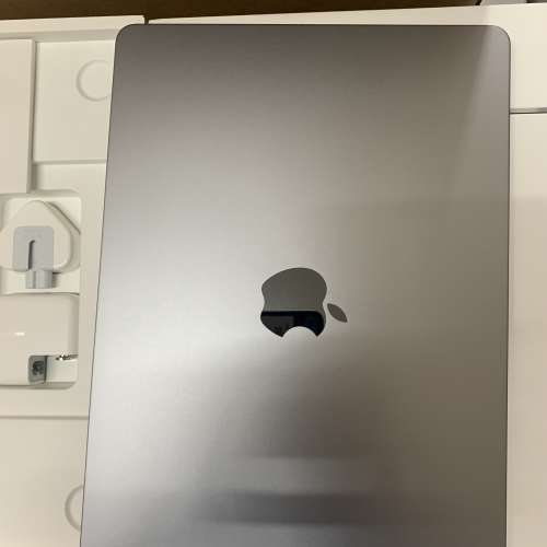 99%New MacBook Air 13.6-inch (2024 M3) 512GB (16GB RAM) MXCR3 保到9-1-2027