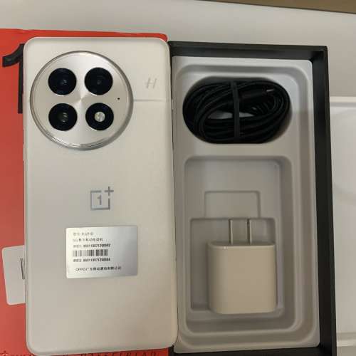 Oneplus 13 5G 1TB (24GB RAM) CN Global Rom White (有輕微閃屏)