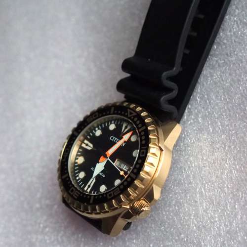 CITIZEN MEN'S AUTOMATIC SPORT WATCH 8200-S108331 (NH8383)