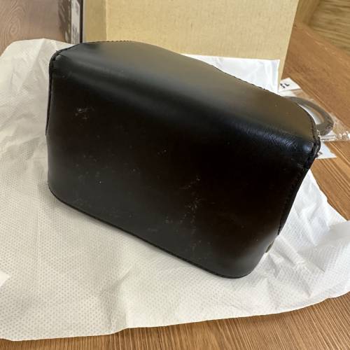 Sony NEX-3N + 16-50 f/3.5/5.6 + leather case