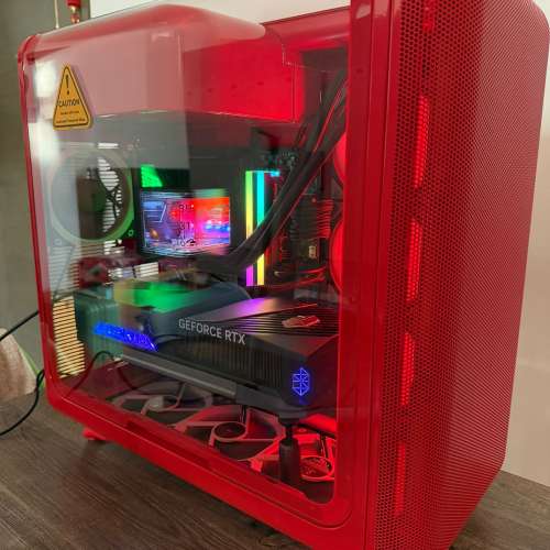 Asus Z890 ProArt ,Core Ultra 265K,HYTE X50 ATX 機箱 - Wild Cherry 紅色
