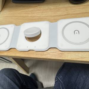 三合一無線充電器