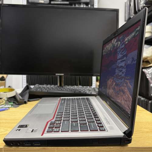 [🇯🇵日本製] Fujitsu Lifebook E744 (Core i5 / 14" 高清+ / Win 11 / 永久Office...