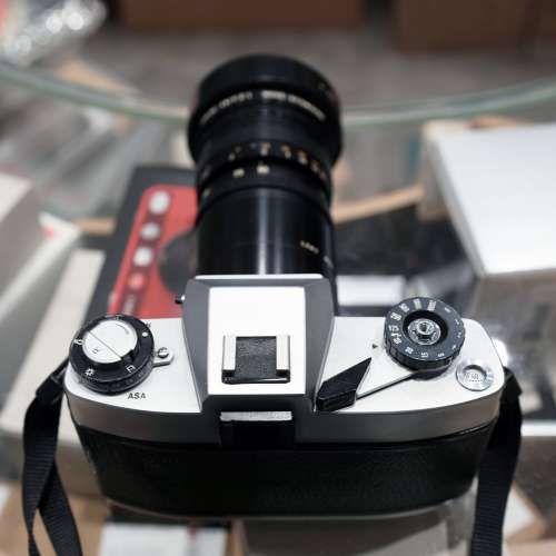 Leicaflex SL Film Camera With Angenieux-Zoom 45-90mm F/2.8 lens