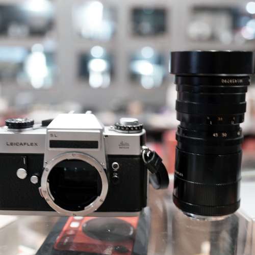 Leicaflex SL Film Camera With Angenieux-Zoom 45-90mm F/2.8 lens