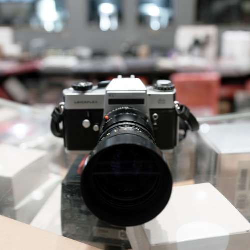 Leicaflex SL Film Camera With Angenieux-Zoom 45-90mm F/2.8 lens