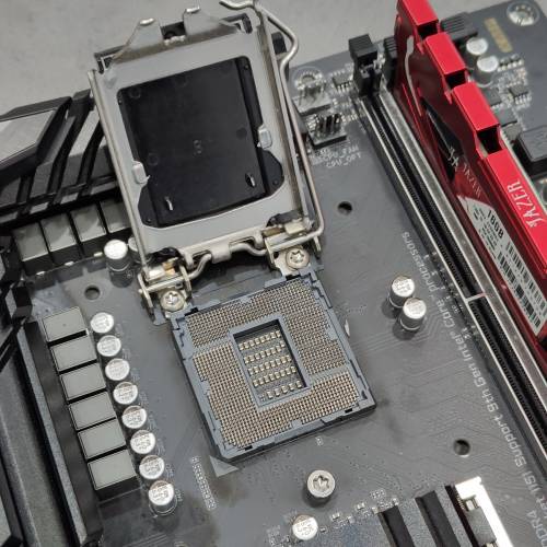 雜牌DDR4 16G 3200 + Gigabyte Z390 Aorus Elite