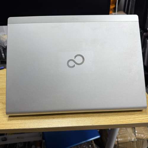 Fujitsu Lifebook UH572 (Core i7 / 13.3" 高清 / Win 11 / 永久Office / SSD)