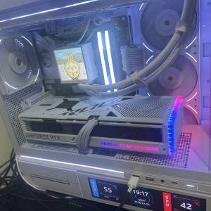 放R7 7800X3D白色電腦