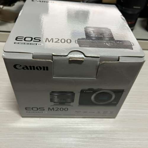 Canon M200 連EF adapter