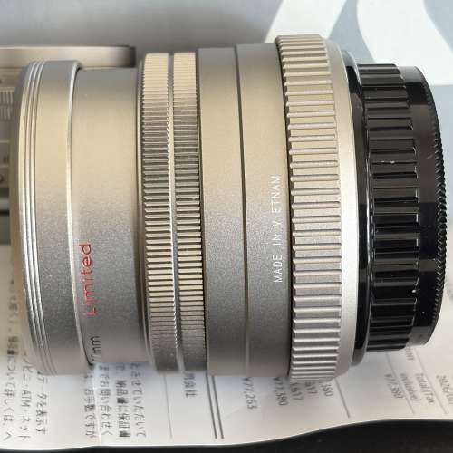 Pentax HD 77mm f1.8 silver 現行版