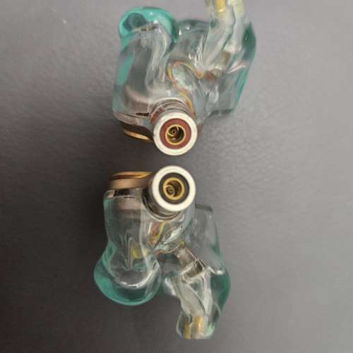 Sony Justear listening