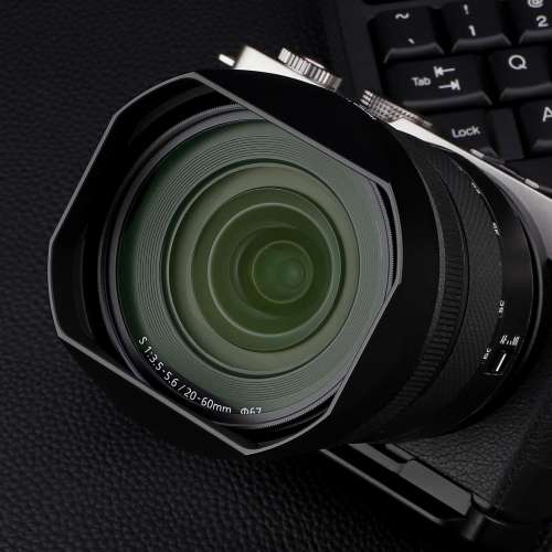 Haoge Square Metal Lens Hood Lens For Panasonic LUMIX S 20-60mm F3.5 - 5.6